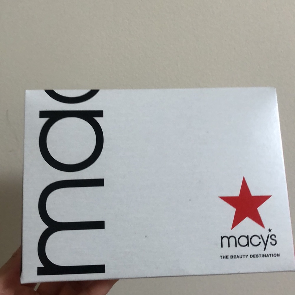 Macy’s Sample Set - Picture 2 of 2
